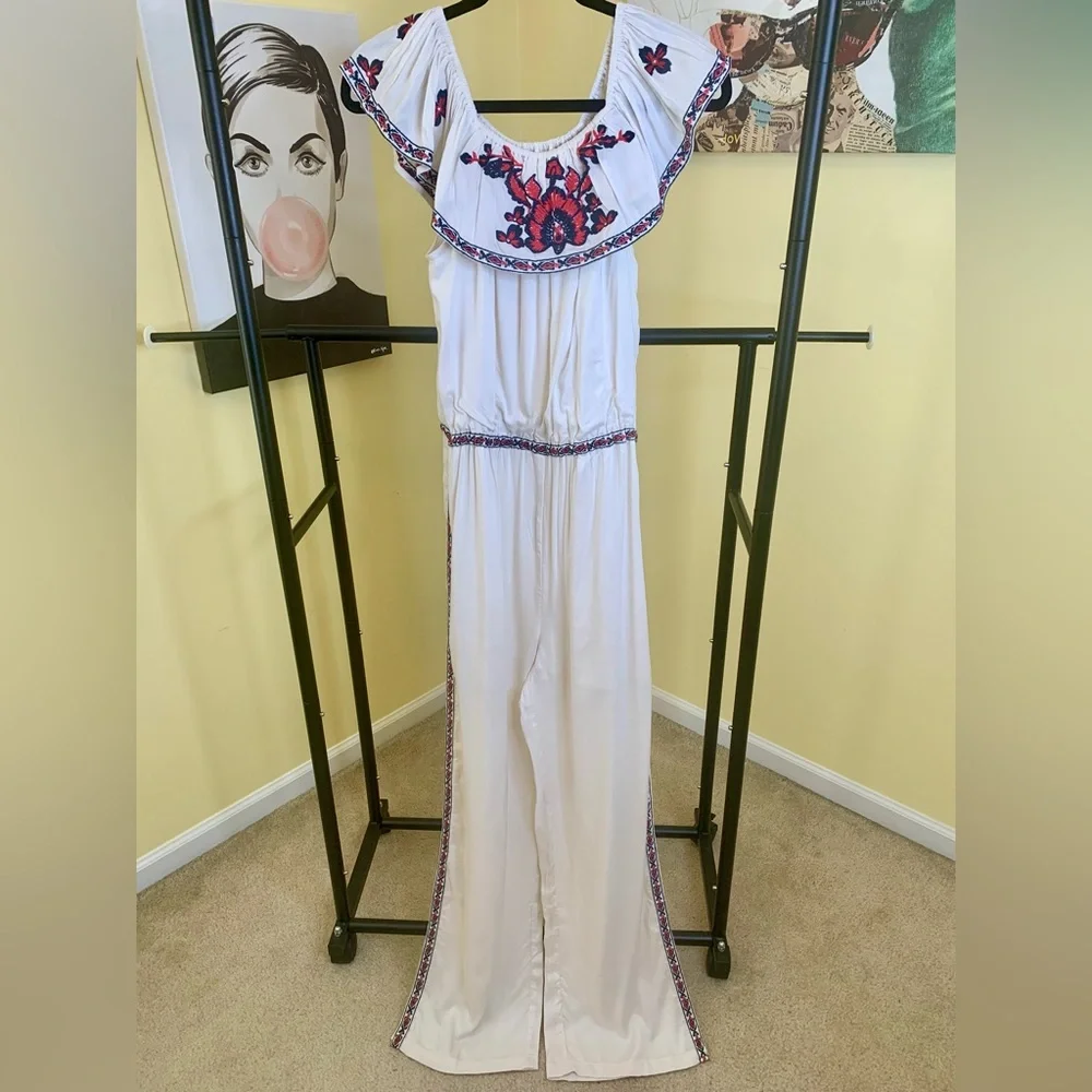 💫HP‼️💫 NWT RAGA (Anthropologie) Off-Shoulder Embroidered Jumpsuit in Ivory, Med - Picture 6 of 9